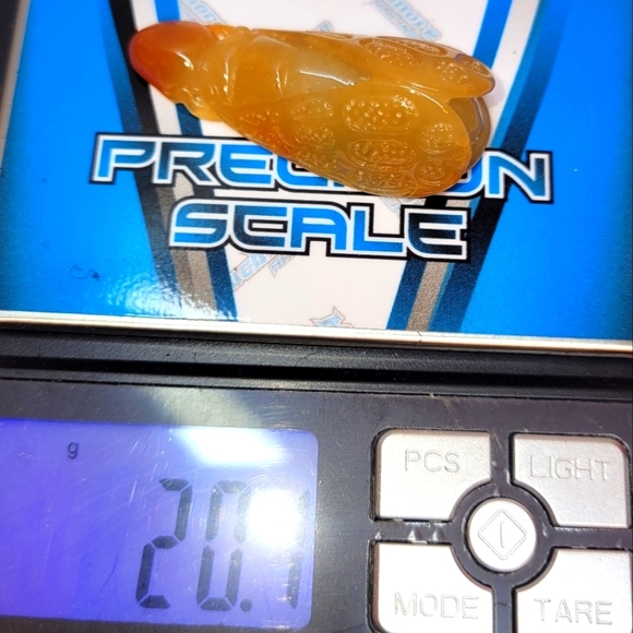 natural grade A carved jade pendant for necklace charm golden yellow amber - Picture 9 of 9